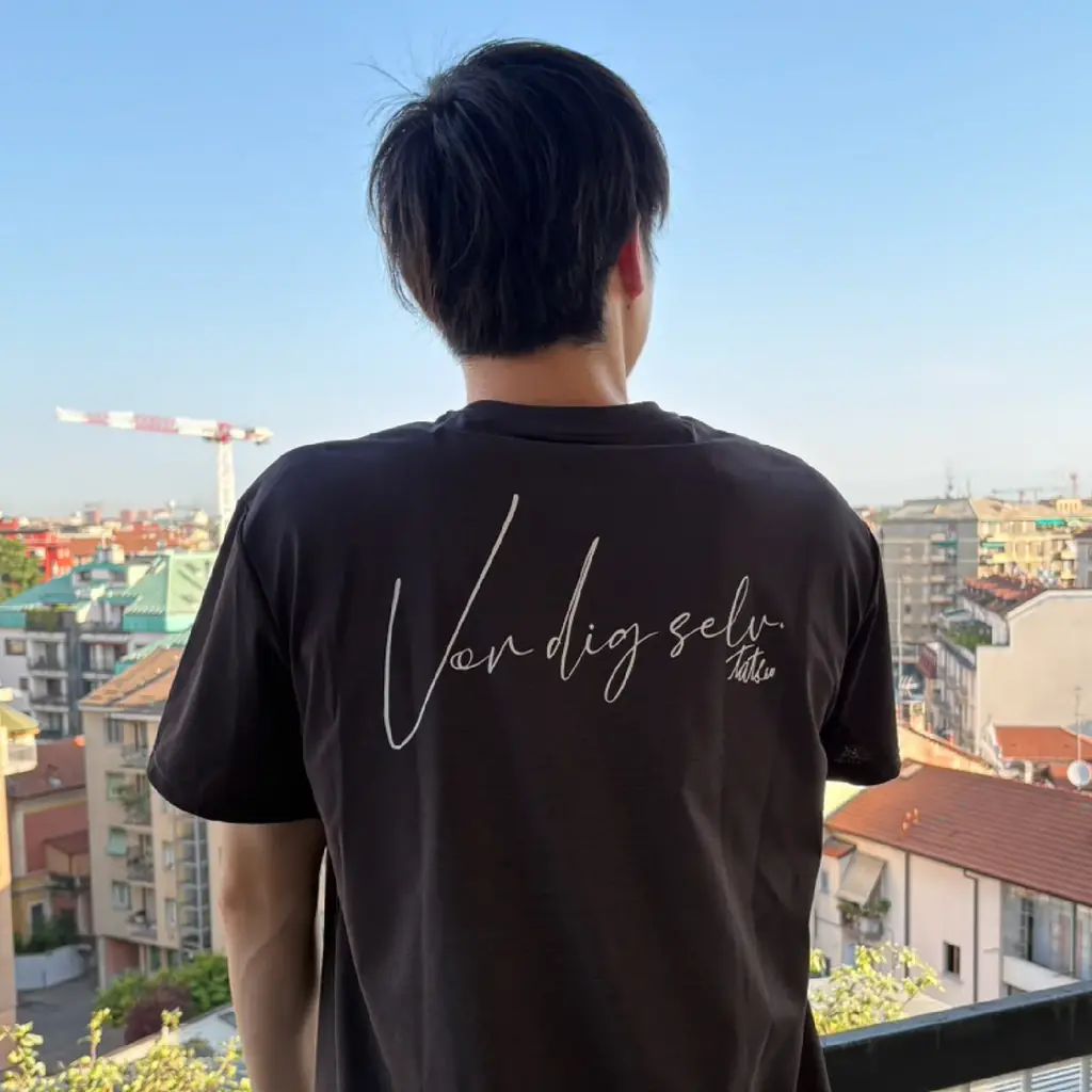ヒュンメル×大塚達宣、「自分らしく」とメッセージを送るコラボTシャツ 画像 3