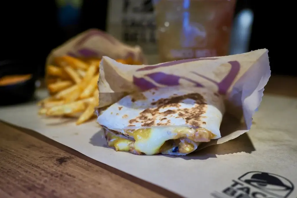5月8日（金）より「榎原依那×TacoBell」コラボメニューが登場 画像 2