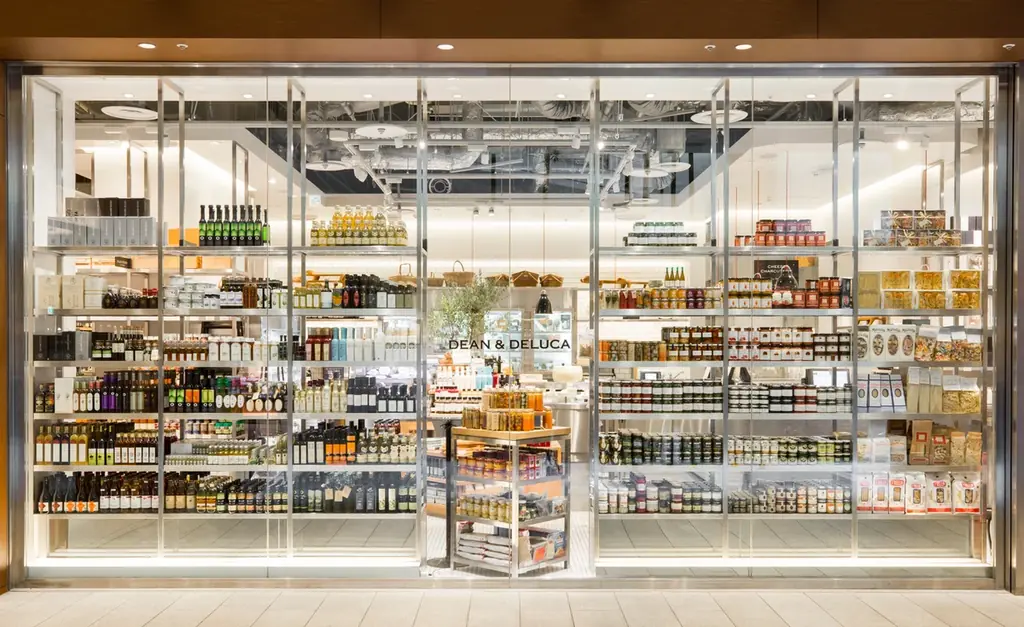 【DEAN & DELUCA】ひとつで装いが変わる、シーンに合わせて使い分ける。2つの表情をたのしむ、リバーシブル仕様のトートバッグが数量限定で登場。 画像 9