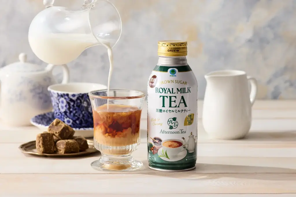 【Afternoon Tea】通常のロイヤルミルクティー比1.3倍のアッサム茶葉使用「Afternoon Tea監修 ファミマル 黒糖ロイヤルミルクティー」など２種 画像 1