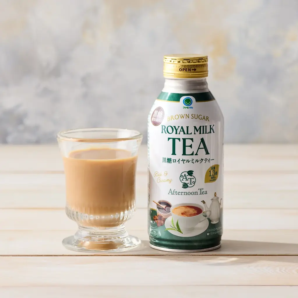 【Afternoon Tea】通常のロイヤルミルクティー比1.3倍のアッサム茶葉使用「Afternoon Tea監修 ファミマル 黒糖ロイヤルミルクティー」など２種 画像 4