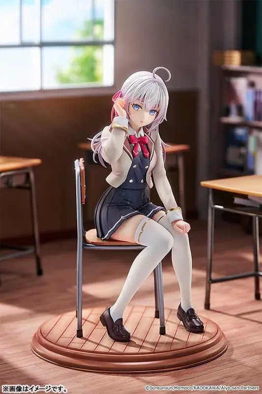 TVアニメ『時々ボソッとロシア語でデレる隣のアーリャさん』より、制服姿の「アリサ・ミハイロヴナ・九条」がフィギュアで登場。 画像 2