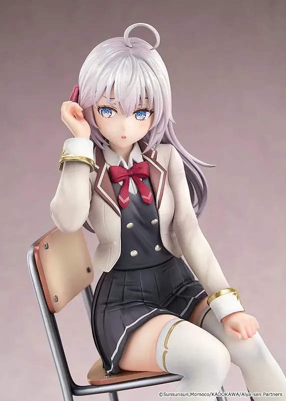 TVアニメ『時々ボソッとロシア語でデレる隣のアーリャさん』より、制服姿の「アリサ・ミハイロヴナ・九条」がフィギュアで登場。 画像 8