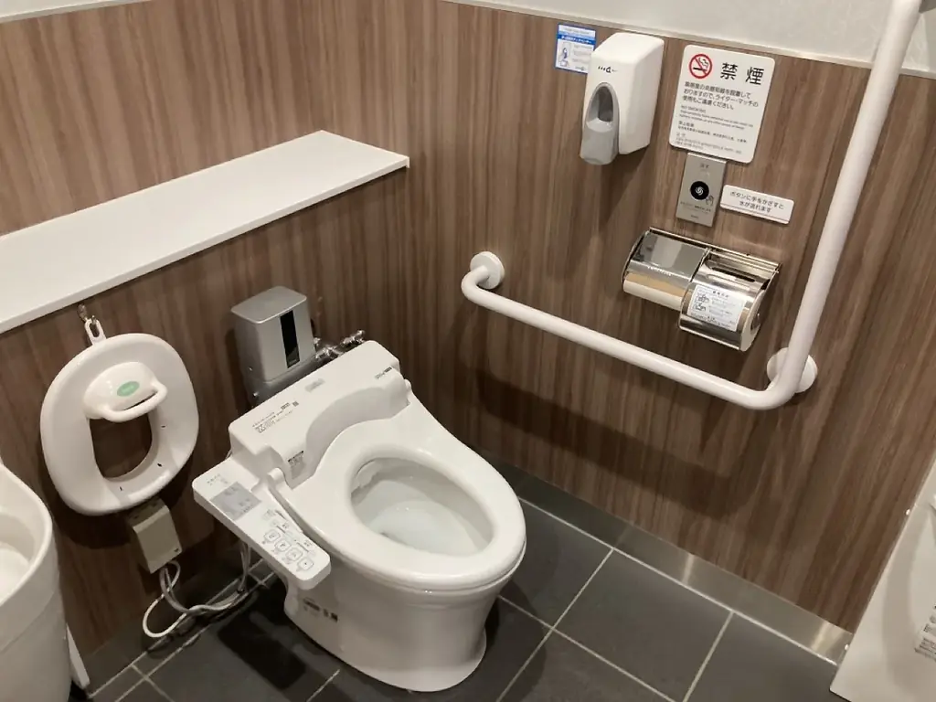 「トイレ診断士」推奨の便座除菌「V-ZERO」 商業施設向け無料体験を開始 画像 5