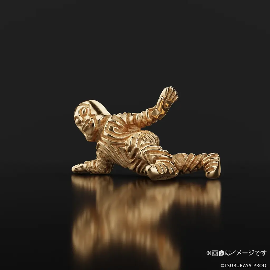 コードネームにちなみ世界限定271体！「三面怪人ダダ」18金製ミニフィギュア。横たわる姿を約1cmで緻密に再現（ミクロ化器は未使用） 画像 3
