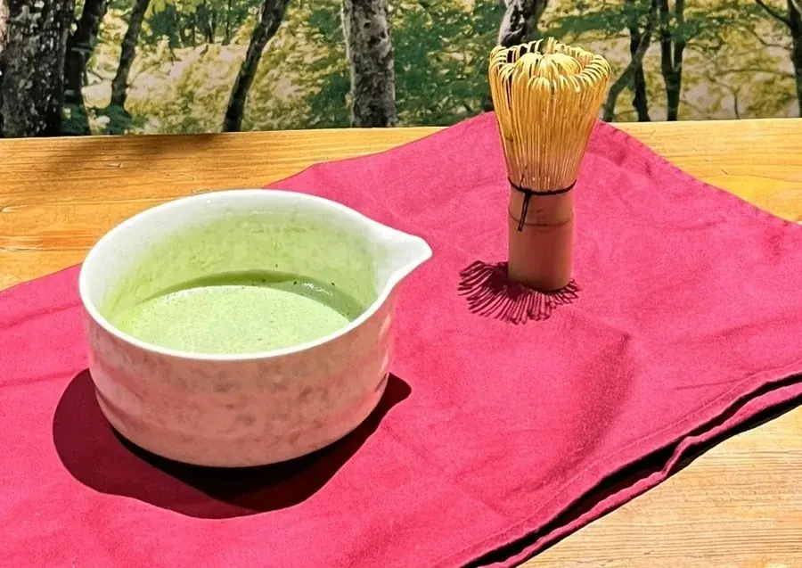 新茶シーズン到来！　おふろcafe ハレニワの湯にて、熊谷市妻沼のお茶屋さん「西田園」の抹茶でととのえる「抹茶ワークショップ」を5月の日曜日に毎週開催 画像 1