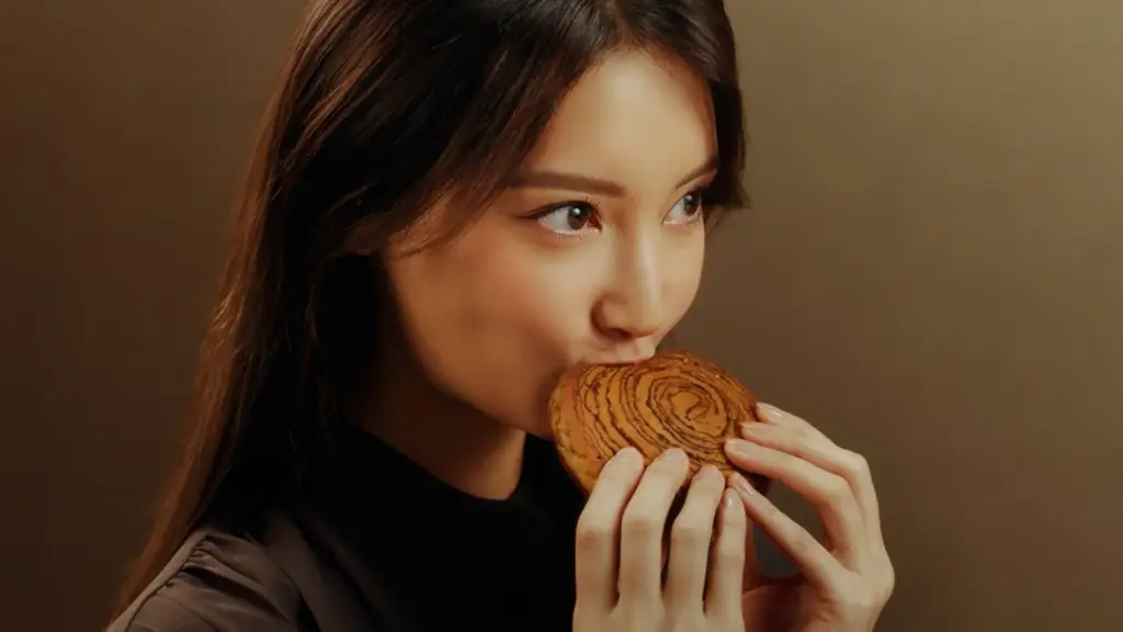 菜々緒さん出演「BASE BREAD」新CM『BASE BREAD チョコレートリニューアル』篇他 5月11日(月) 放映開始 画像 1