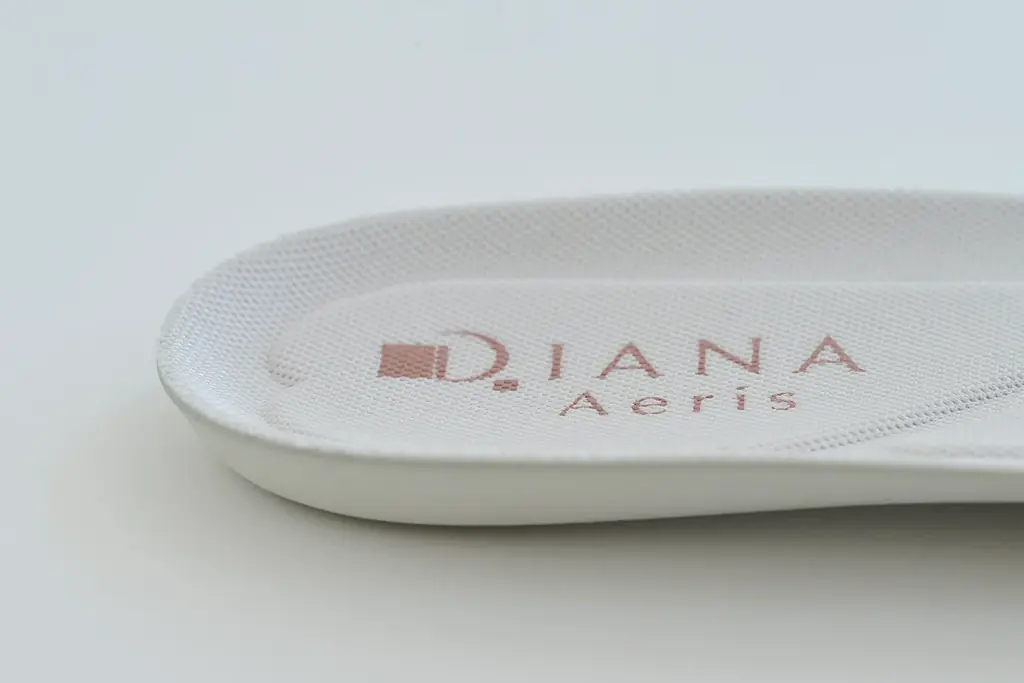 【ダイアナ】新ブランド「DIANA Aeris（ダイアナ エアリス）」5月14日(木)にデビュー！スニーカーの快適性とパンプスの美しさが融合した新感覚フットウエアを展開します 画像 10