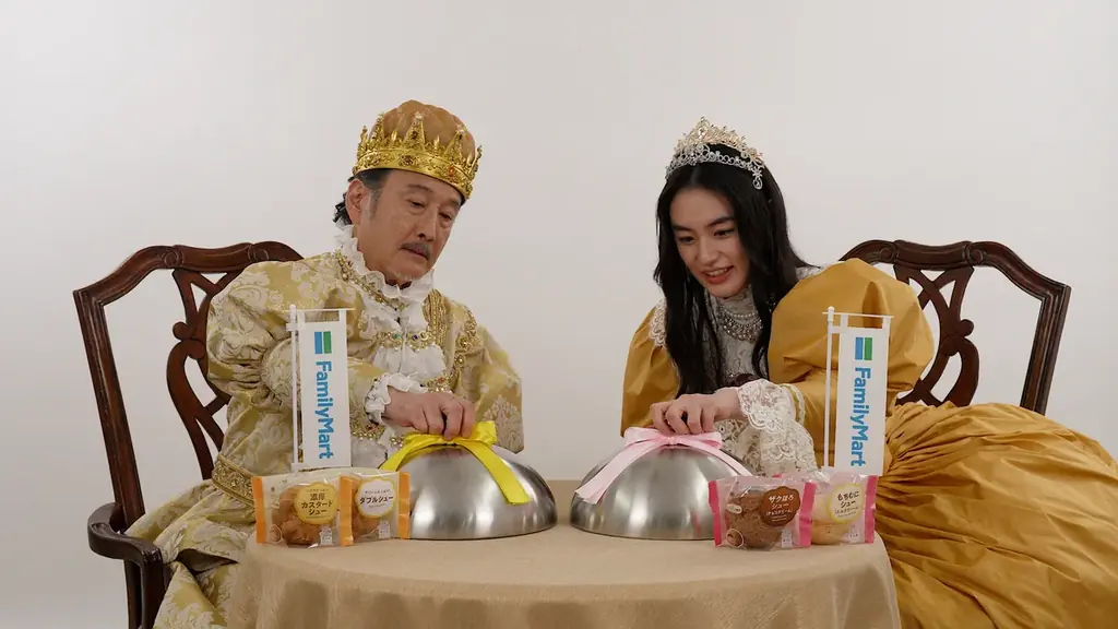 吉田鋼太郎王＆八木莉可子姫が眺める先で、シュークリームが大集（シュー）合！大人気シューVS新食感シューに「おいシュー！♡」と悶絶！新TVCM「絶品シュークリーム大集合」篇 5月12日（火）から放映開始 画像 12