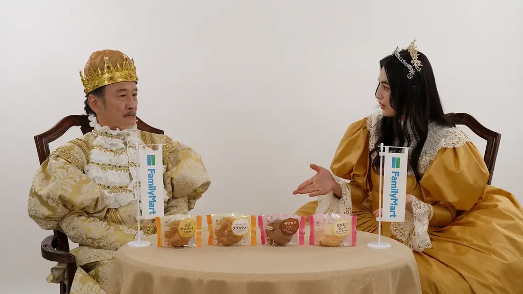 吉田鋼太郎王＆八木莉可子姫が眺める先で、シュークリームが大集（シュー）合！大人気シューVS新食感シューに「おいシュー！♡」と悶絶！新TVCM「絶品シュークリーム大集合」篇 5月12日（火）から放映開始 画像 13