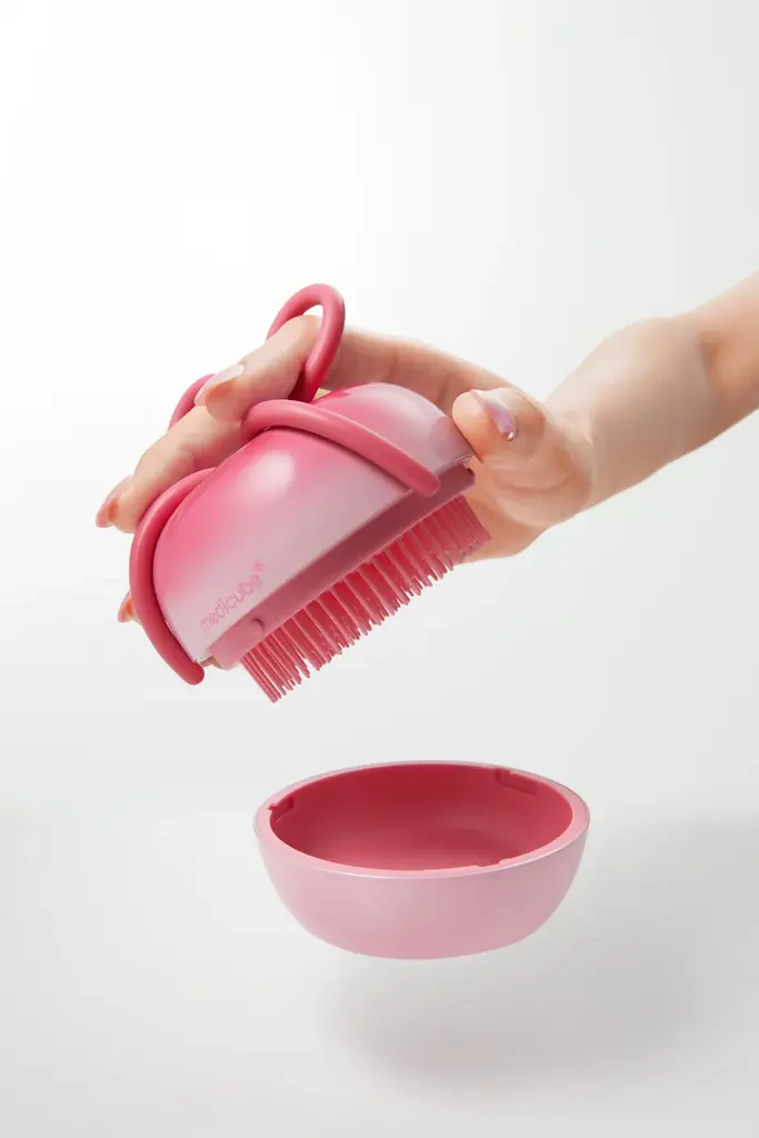 髪をとかすたび、つやめく“ガラスのような輝き”！medicube（メディキューブ）「リボンチェリー 美ツヤブラシ」新登場！ 画像 4