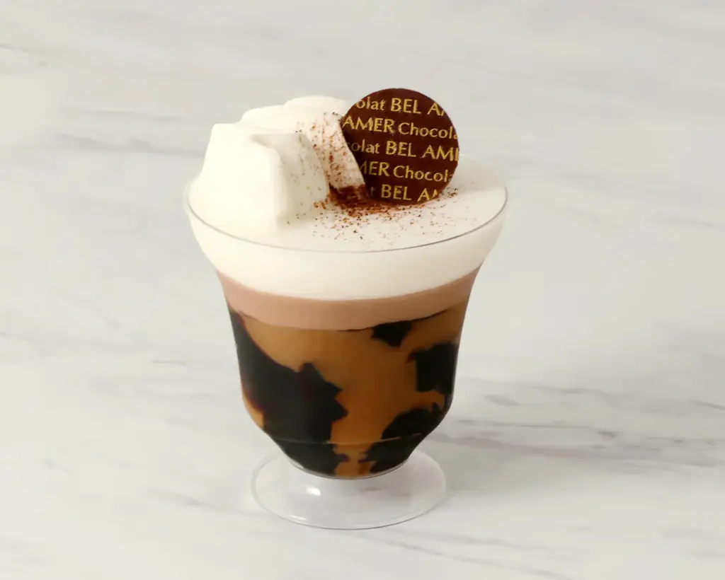 ショコラ専門店【ベルアメール】から夏を彩る人気のグラスデザートが登場！「ジュレ カフェ」と「ジュレ クリームソーダ」がラインナップ 画像 2