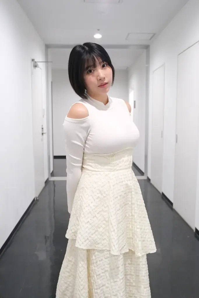 Iカップ現役薬剤師グラドル「三橋くん」無加工写真集に密着！ 画像 3