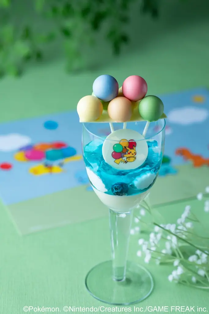 そらとぶピカチュウをデザインしたパフェ、ピカチュウをテーマにしたオールイエローのグルメバーガーなど冒険がテーマのメニューが登場「ポケモン30周年コラボレーション グランド アドベンチャー」 画像 6