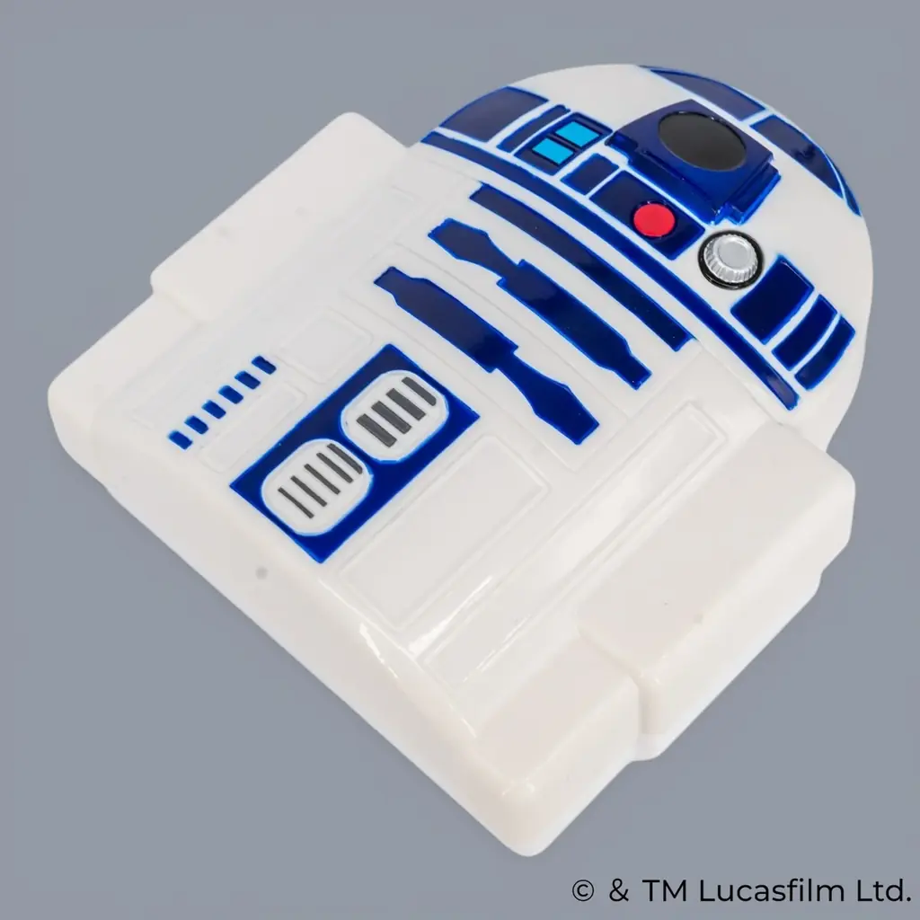【スター・ウォーズ】ダース・ベイダーなどのデザインのランチボックスが登場！インパクト抜群の立体フォルム「ダイカットランチボックス」がスケーターから新発売！ 画像 6