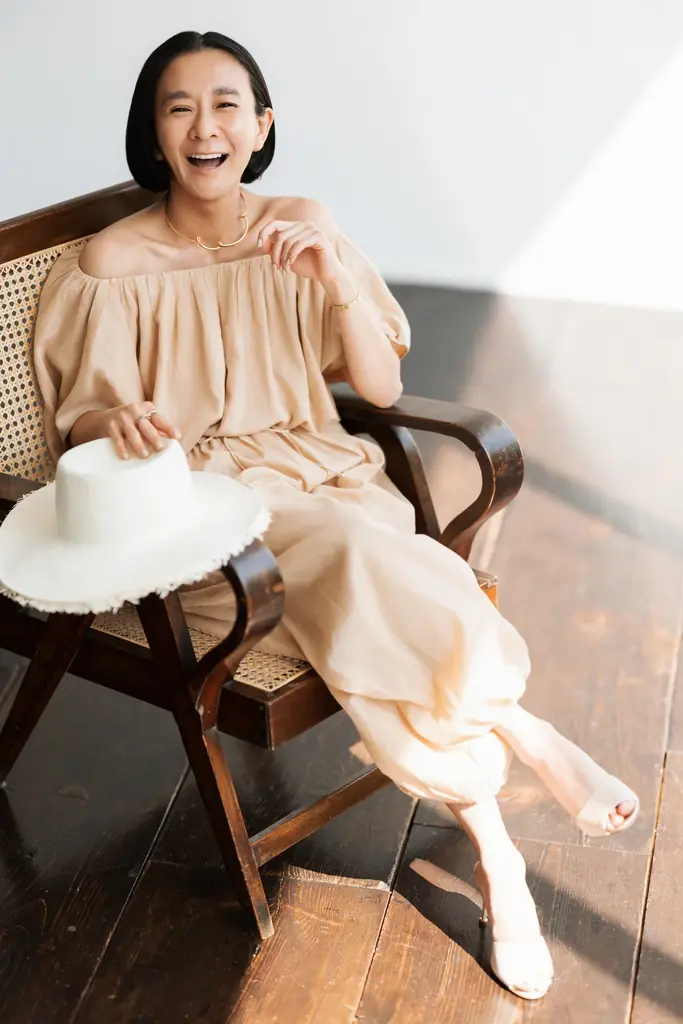 ＜スタイリスト佐藤佳菜子×ne Quittez pas/UPALA＞春と夏で描く今季コラボの第2章。肩の力を抜いて軽やかに楽しむ、洗練された大人のサマーウェア＆ジュエリーが登場。 画像 4
