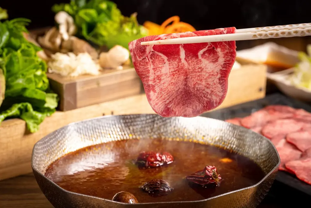 麻辣湯ブームを牽引する『七宝麻辣湯』監修の”薬膳火鍋”が『しゃぶしゃぶれたす』に登場！人気の「ブンモジャ」「魚卵団子」も楽しめる食べ放題メニューを5月20日より提供 画像 4