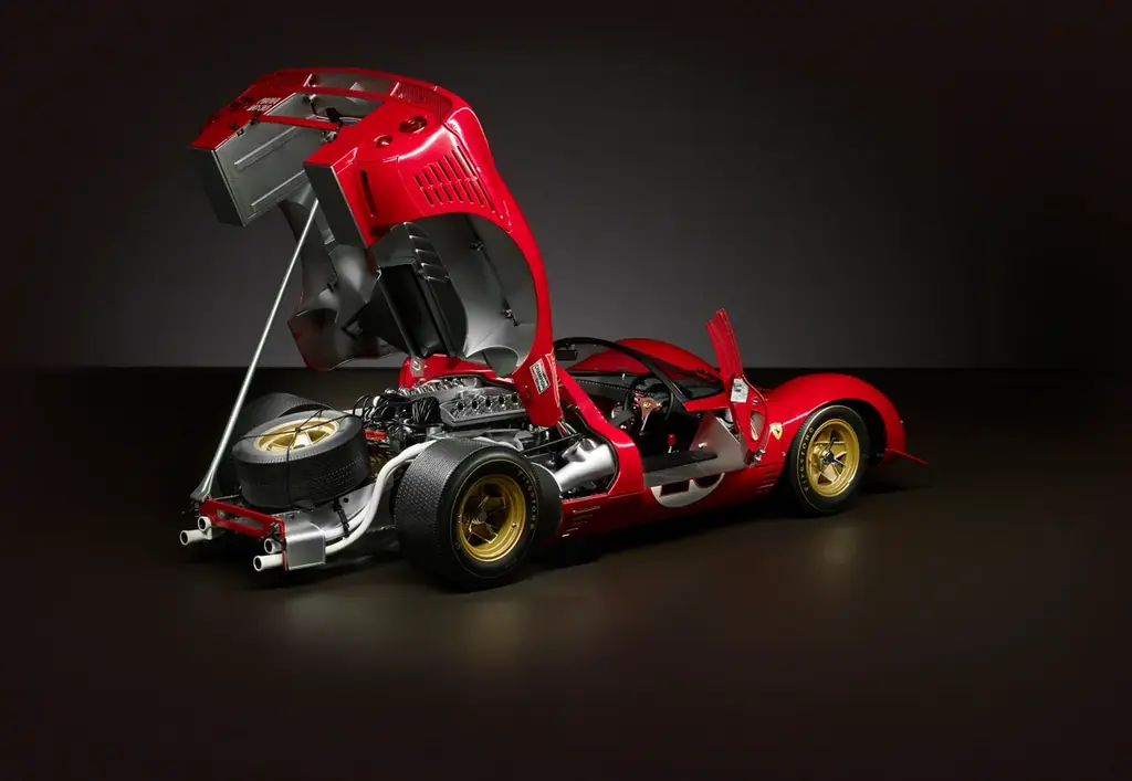 モータースポーツ史に残る伝説のレーシングカーが1/8スケールで蘇る『フェラーリ330 P4をつくる』ウェブ限定販売 画像 4