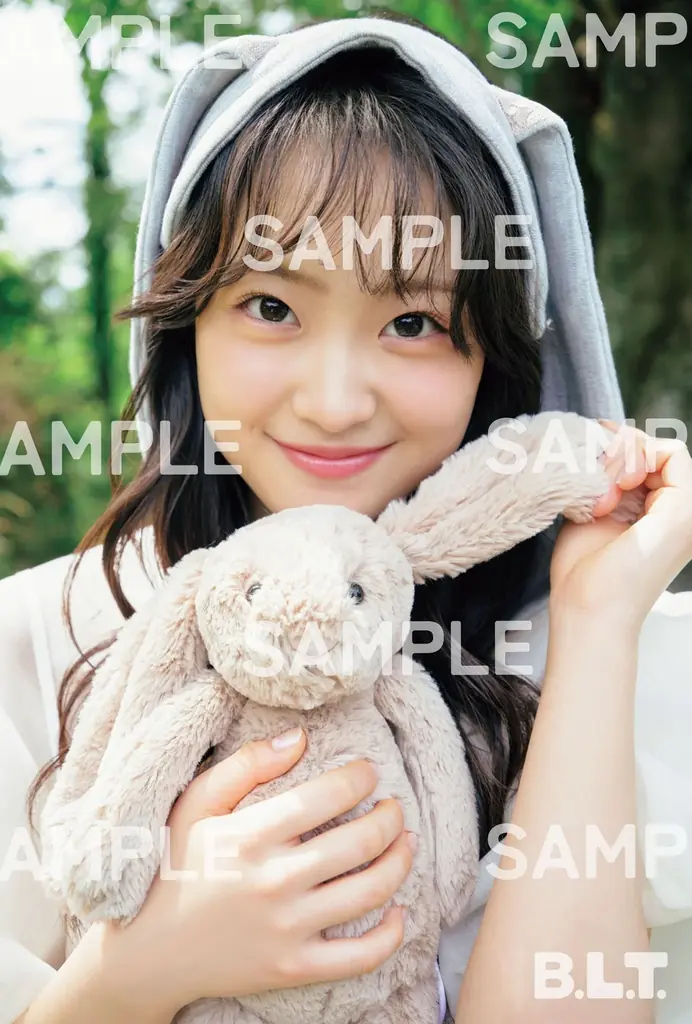 正源司陽子はこんなにも美しい。日向坂46・正源司陽子が「B.L.T.7月号」の表紙・巻頭に登場！ 中面には清水理央と佐藤優羽も登場し、“おひさま”必読の日向坂46大特集‼ 画像 23
