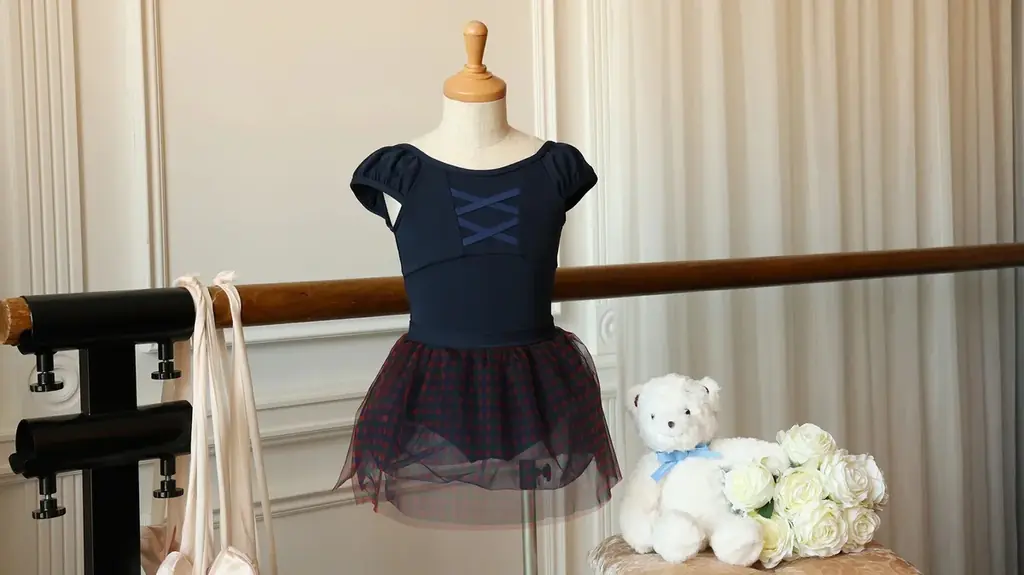 Chacott×familiar初のコラボが実現！ バレリーナのクマちゃんが描かれたリュックサックやTシャツなど親子で楽しめるアイテムが両ブランド異なるラインナップで計14種登場 画像 12