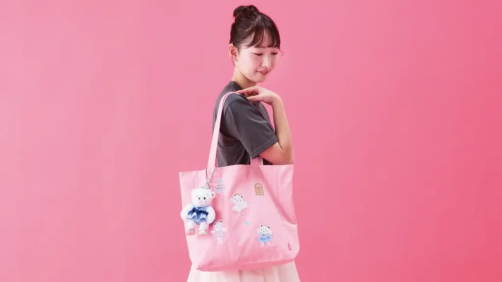 Chacott×familiar初のコラボが実現！ バレリーナのクマちゃんが描かれたリュックサックやTシャツなど親子で楽しめるアイテムが両ブランド異なるラインナップで計14種登場 画像 7