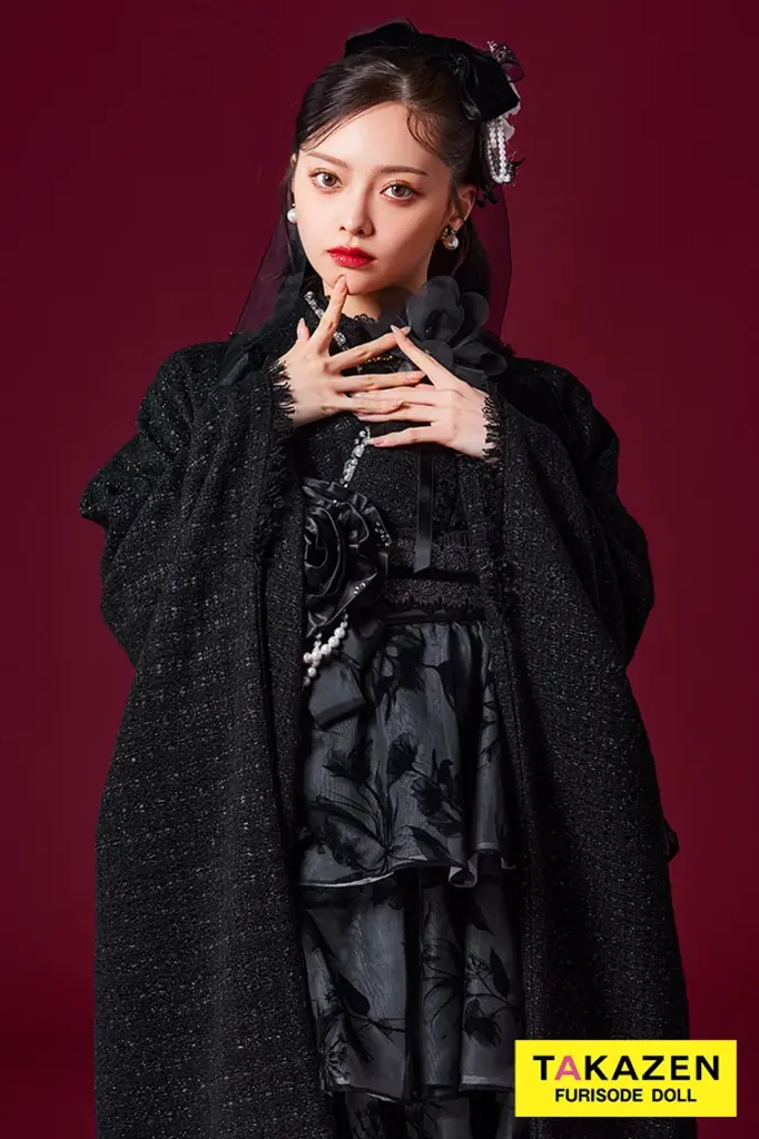 TAKAZEN、新作卒業式袴「HEP BURN（ヘップバーン）」シリーズを５月20日公開。香音・Shihoが魅せる異素材“ドレス袴”で卒業式をもっと自分らしく 画像 5