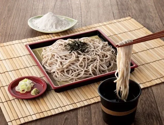 “ここでしか買えない惣菜”を拡充し、成長を加速　麺の全面刷新と健康・スイーツ領域の拡充で来店動機を創出 画像 4