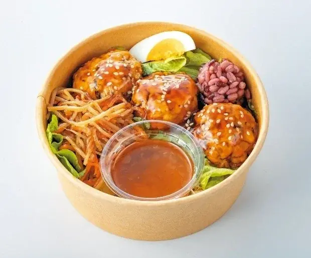 “ここでしか買えない惣菜”を拡充し、成長を加速　麺の全面刷新と健康・スイーツ領域の拡充で来店動機を創出 画像 5
