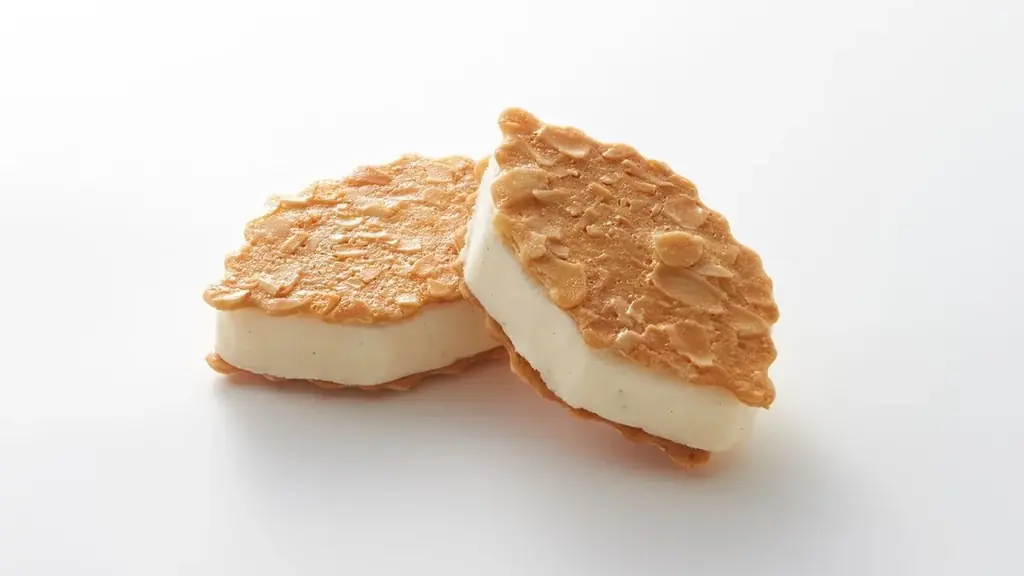 パリパリッ 香ばしいクッキーと濃厚アイス「ファヤージュサンド」全国で順次登場！ 画像 3