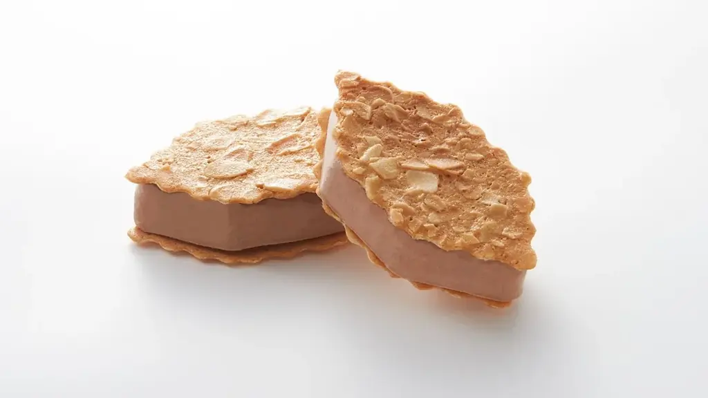 パリパリッ 香ばしいクッキーと濃厚アイス「ファヤージュサンド」全国で順次登場！ 画像 4