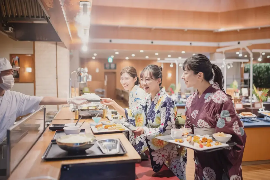 ＜大江戸温泉物語グループ＞お盆期間限定で夕食バイキングに高級食材の追加決定！いくらがいくらでもかけ放題！ご予約受付中 画像 2