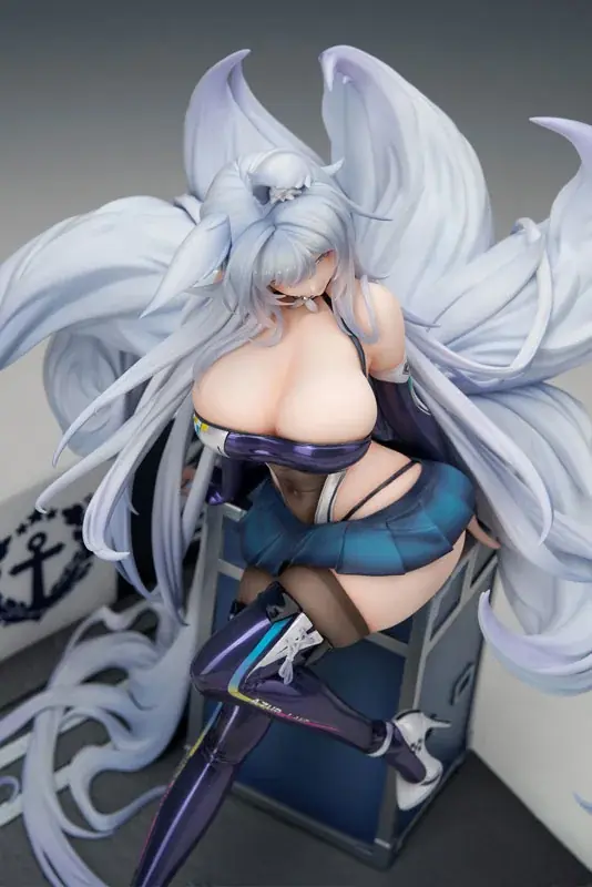 『アズールレーン』より、「信濃」が着せ替え「寝待の銀輿」の姿でフィギュア化。LEDアクリル展示ケース付きスペシャル版も登場。 画像 15