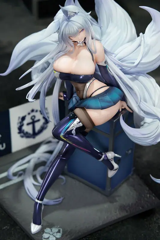 『アズールレーン』より、「信濃」が着せ替え「寝待の銀輿」の姿でフィギュア化。LEDアクリル展示ケース付きスペシャル版も登場。 画像 22