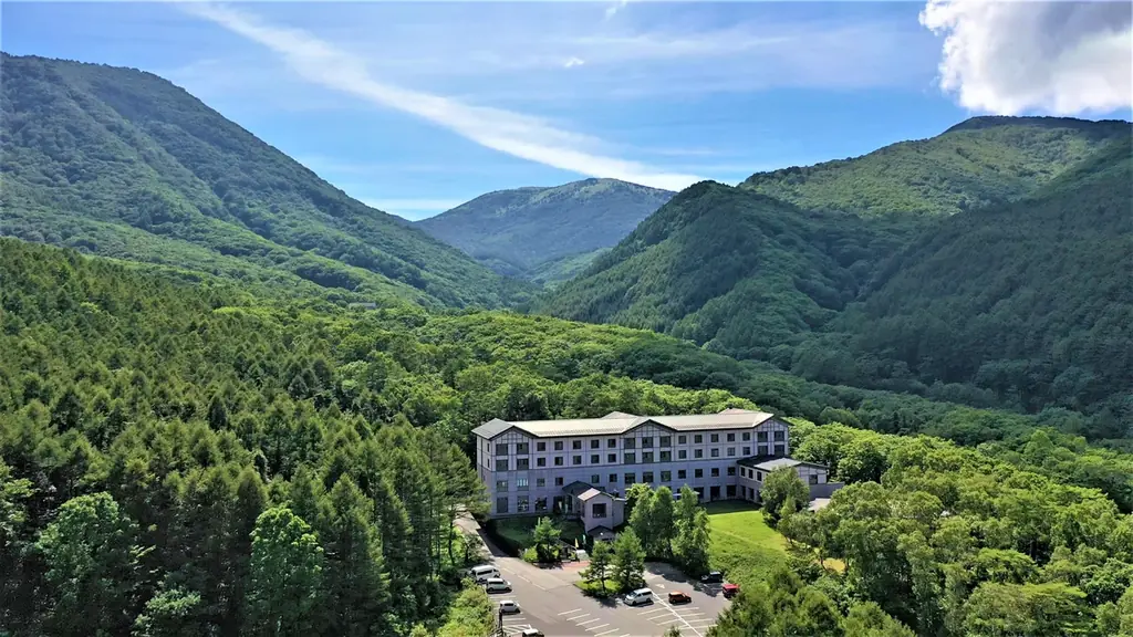 国指定天然記念物・約60万株のレンゲツツジと放牧風景が彩る湯の丸高原　休暇村嬬恋鹿沢「レンゲツツジ 湯の丸高原ガイドウォーク」を6月8日より実施 画像 6