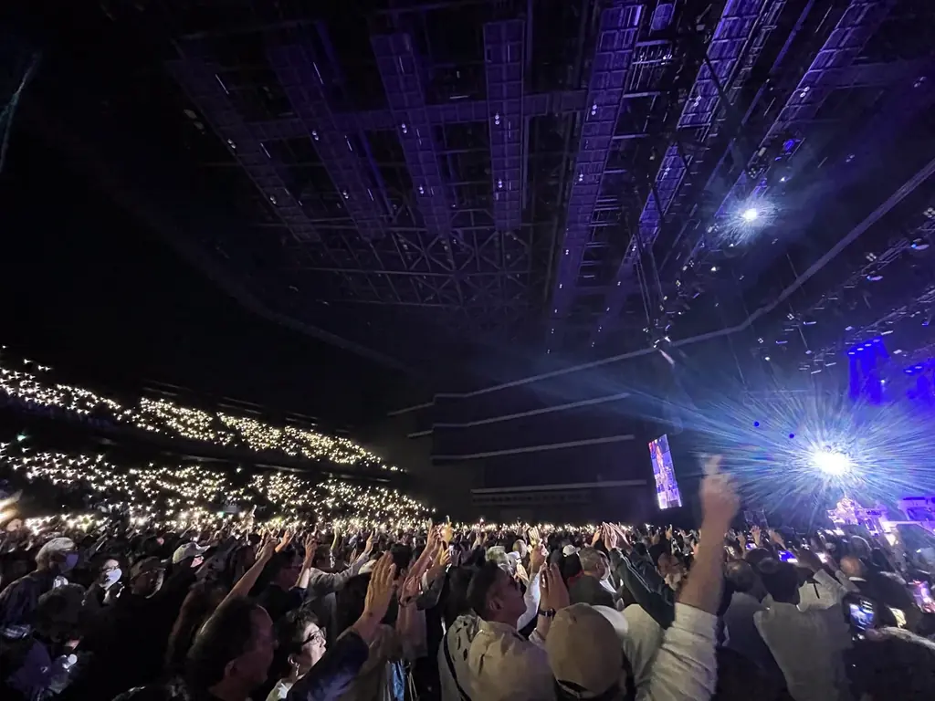 YOSHIKI、ダイアナ・ロス公演でサプライズ共演　名曲「If We Hold On Together」に大歓声 画像 6