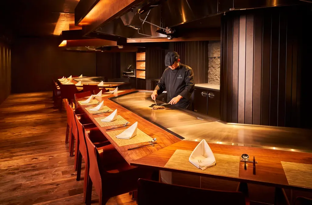 「ウルフギャング・ステーキハウス TEPPAN」“寿司劇場”「照寿司」とのコラボイベントを開催 画像 4
