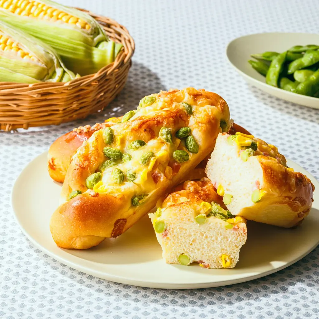 【木村屋總本店】＜新商品＞6月1日から、季節限定あんぱん「酒種 白桃」発売。”福島県産あかつき”のソースを使用した華やかな桃の香りと甘み。 画像 3