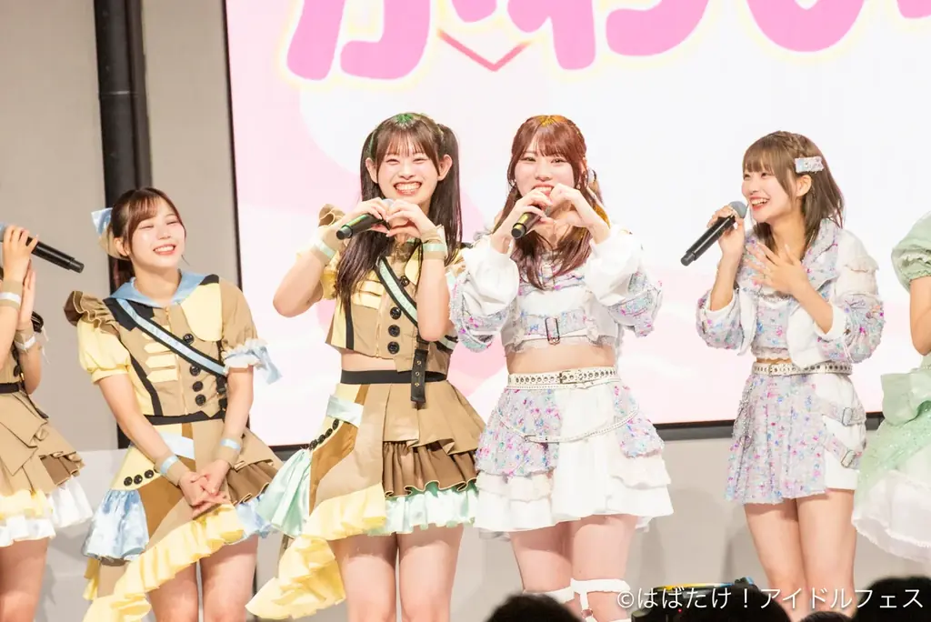 《はばたけ！アイドルフェスINテレビ大阪vol.3》公式ライブレポート。紫色は歌が上手い？コラボユニット“ちーむ らいらっく”が名曲「初恋サイダー」を熱唱！ 画像 15