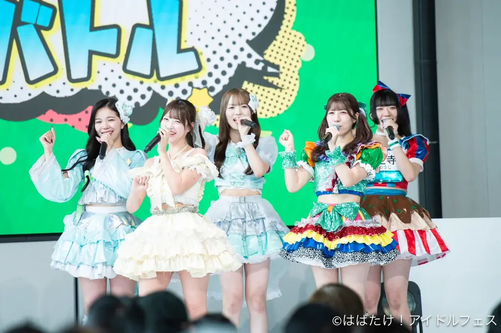 《はばたけ！アイドルフェスINテレビ大阪vol.3》公式ライブレポート。紫色は歌が上手い？コラボユニット“ちーむ らいらっく”が名曲「初恋サイダー」を熱唱！ 画像 7