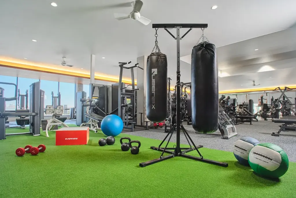 足元から姿勢を整え、膝・腰の負担をケア。BEST STYLE FITNESS 新浦安店限定！無料足圧測定付き「オーダーメイド インソール販売会」 画像 3
