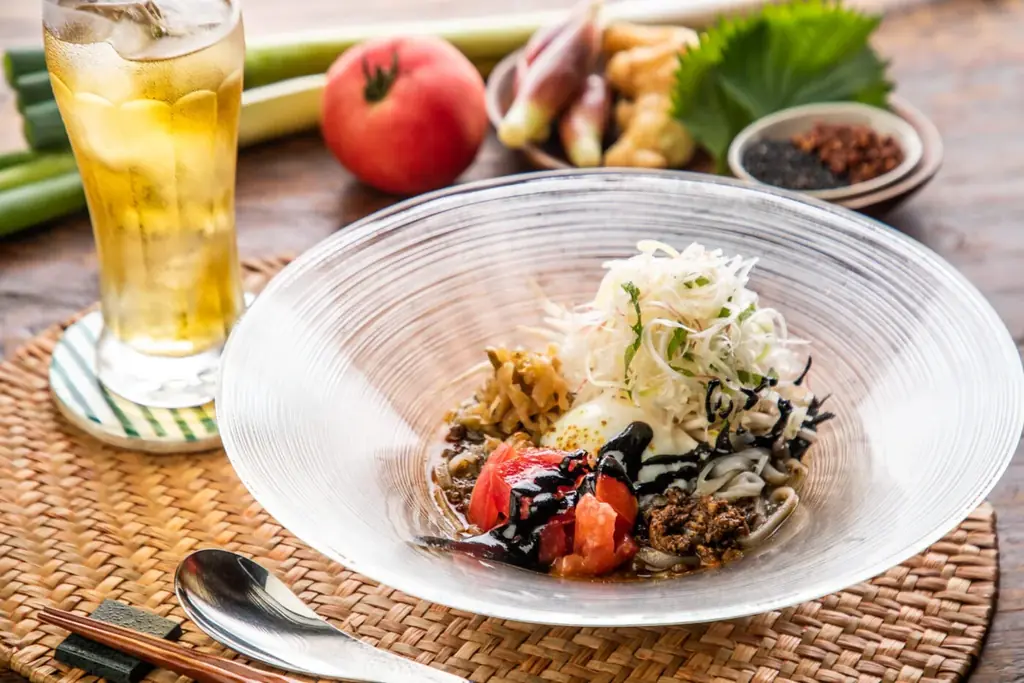 夏に人気の担々麺をフォー専門店がアレンジ！ハマる、『冷やし黒担々フォー』新発売【COMPHO】 画像 1