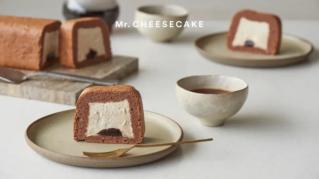 しっとり感とふんわり感を両立させたロールケーキに新フレーバーが1日限定で登場！コーヒーの香り漂うクリームにカカオソースを合わせた「square roll cake cafe mocha」 画像 1