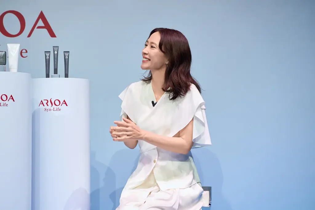 アルソア　ブランドリニューアル＆新製品発表会に木村佳乃さん・浅田真央さんが初のメディア共演登壇！新スキンケア広告ビジュアル・メイキングムービーの撮影秘話を公開 画像 6