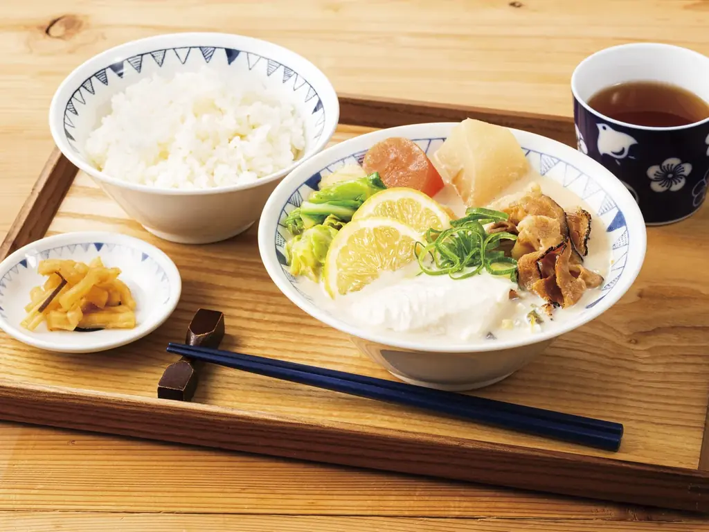 【豚汁×麻婆】白ご飯が止まらない「玄米味噌の麻婆豚汁定食」ごちとんにて販売開始！ 画像 3