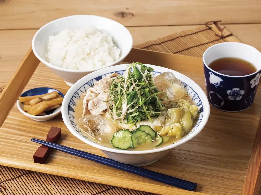 【豚汁×麻婆】白ご飯が止まらない「玄米味噌の麻婆豚汁定食」ごちとんにて販売開始！ 画像 4