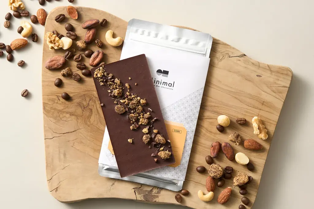 コーヒークランブルと粗挽きチョコレートの食感が重なる、“コーヒーペアリング”を表現した限定板チョコレート登場 画像 2
