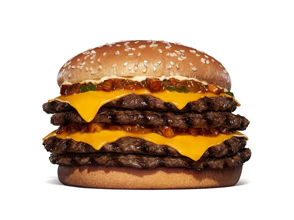 バーガーキング®からスモーキーを極めた4枚肉『スモークハウス ザ・ワンパウンダー』新発売！直火焼きビーフ4枚にスモーキーな刻みベーコン入りの「特製スモークベーコンソース」を使用した超大型バーガー新登場 画像 3