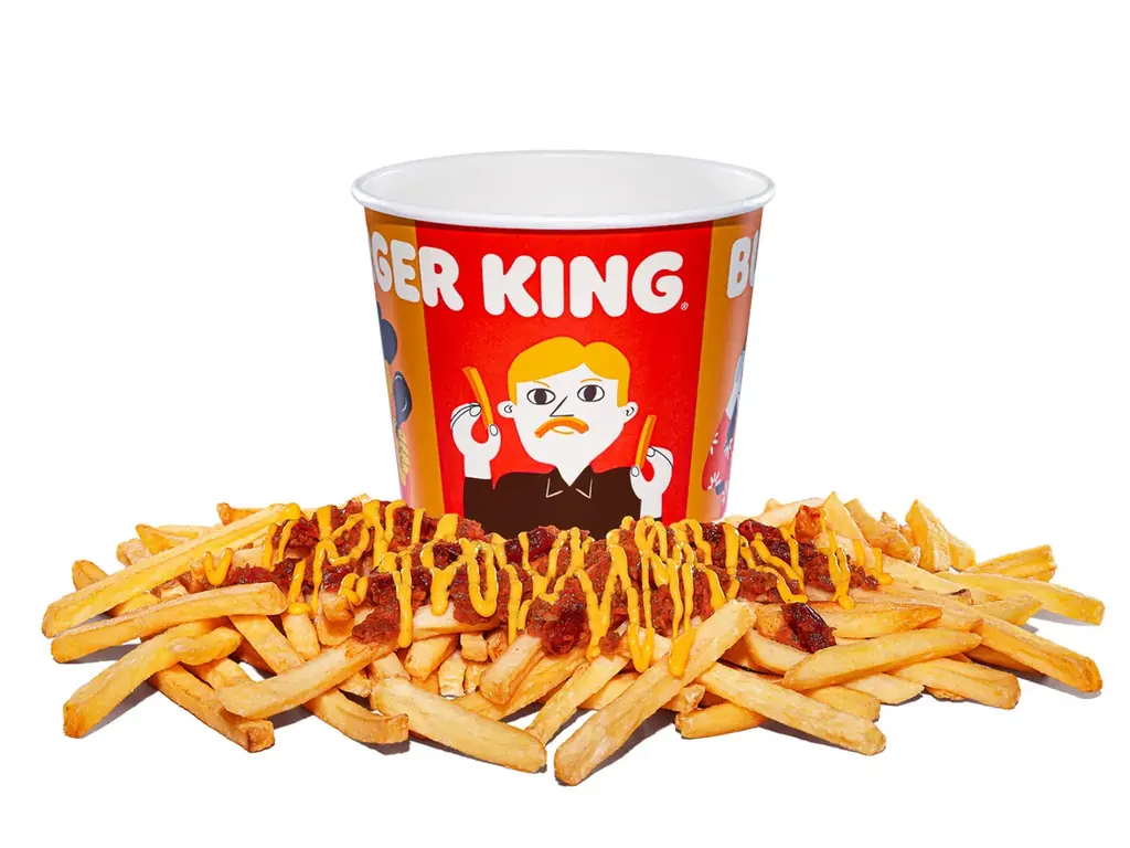 バーガーキング®からスモーキーを極めた4枚肉『スモークハウス ザ・ワンパウンダー』新発売！直火焼きビーフ4枚にスモーキーな刻みベーコン入りの「特製スモークベーコンソース」を使用した超大型バーガー新登場 画像 8