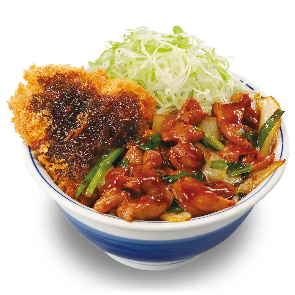 スタミナ全振り。“箸が止まらない一杯”。かつやにて「モツ野菜炒めとチキンカツフェア」販売開始。 画像 2