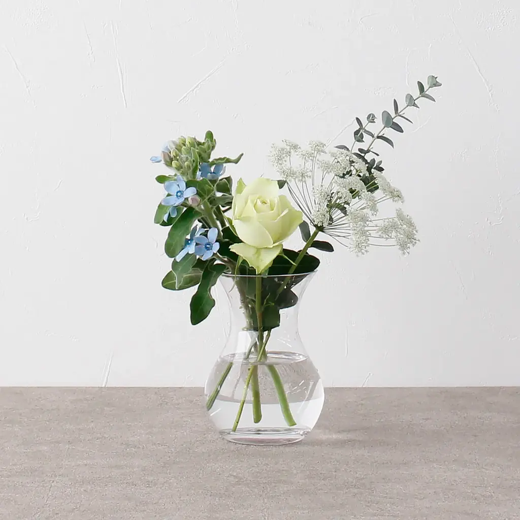 雨の日にも、花を。 +hana「めぐる花、めぐる暮らし。」今だけ花瓶プレゼント キャンペーン 画像 3